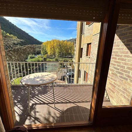Apartament Rialp Amb Vistes Al Riu Noguera Pallaresa المظهر الخارجي الصورة